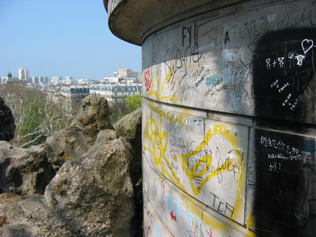 Sur les murs de Paris